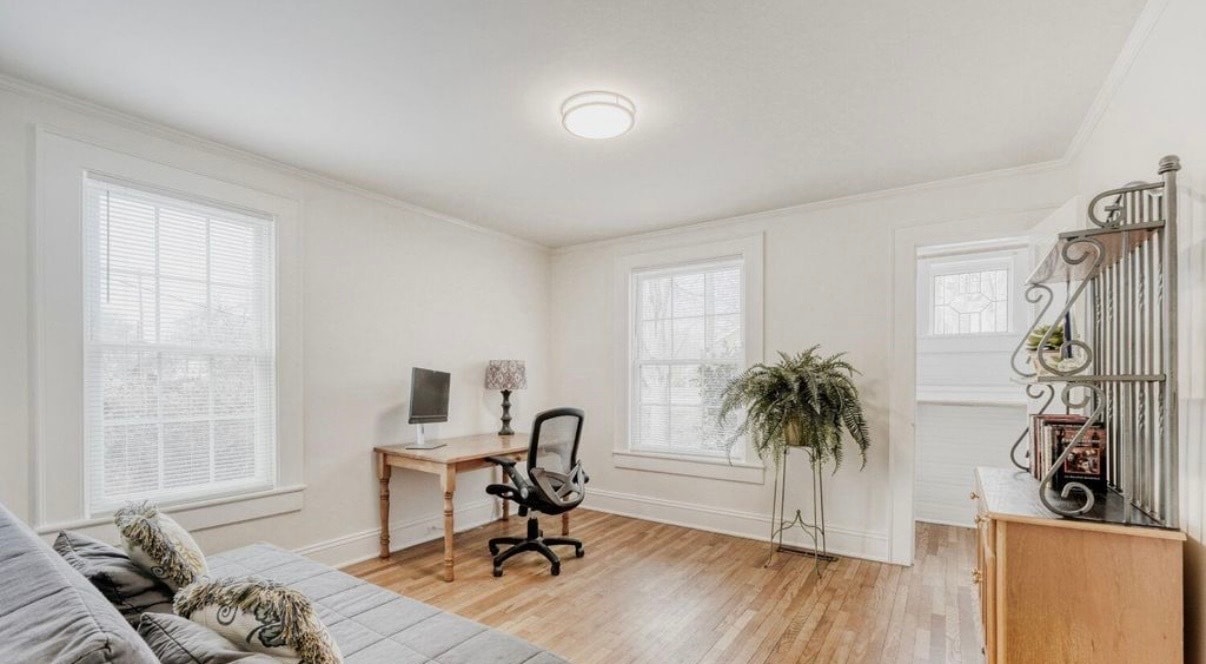 Building Photo - 639 E Iredell Ave