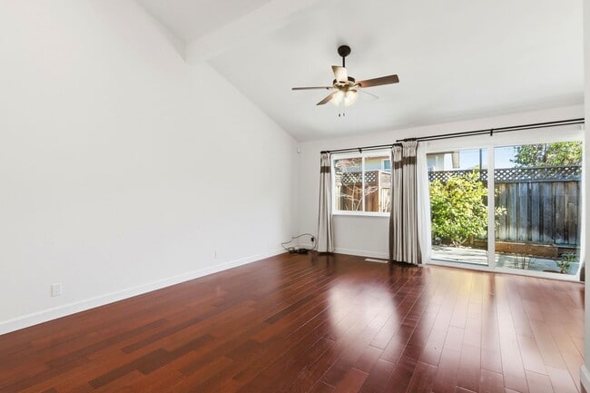 Building Photo - 1348 Merrivale West Square