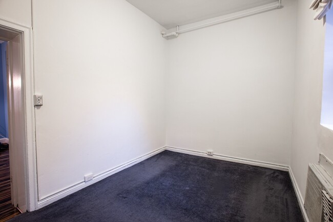 Building Photo - Spacious 1 Bd in Adams Morgan // Storage I...