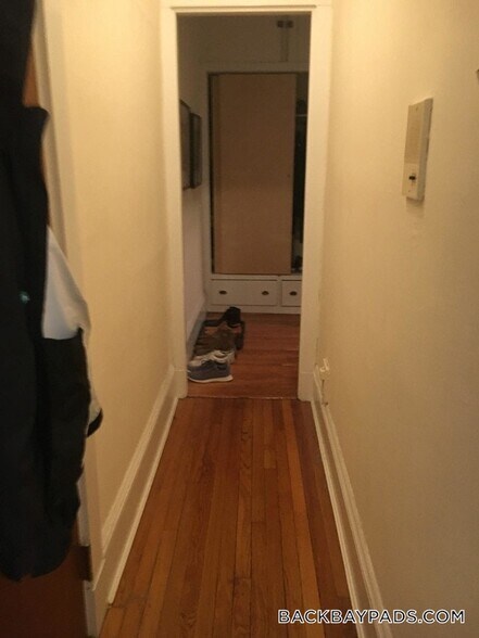 Building Photo - 504 Beacon St