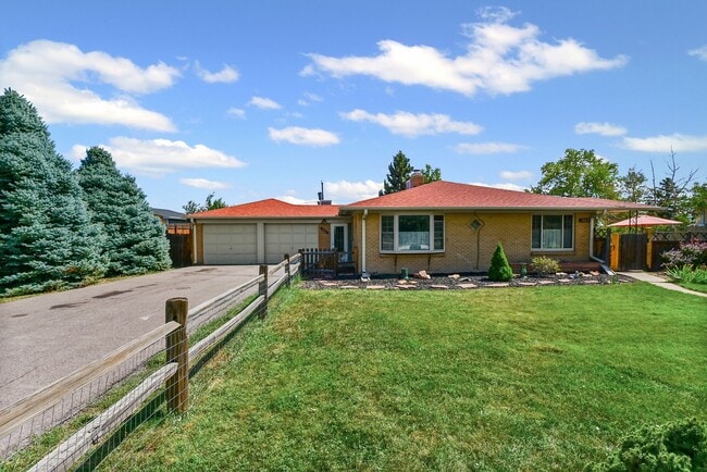 Building Photo - 1804 Simms St