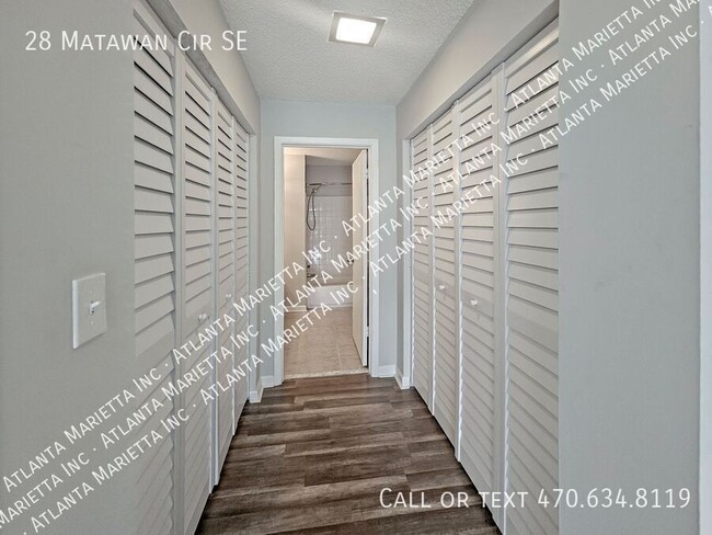 Building Photo - Stylish 2-Bedroom, 2-Bath End-Unit Condo i...