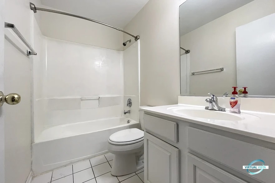 Building Photo - 3270 Hopewell Dr