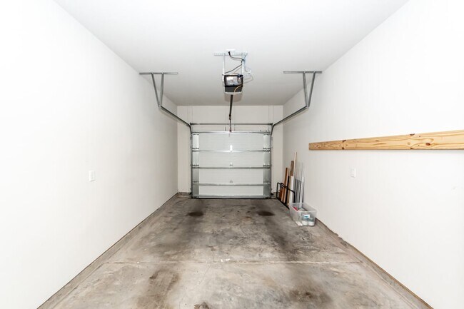 Building Photo - 7722 Park Gate Dr