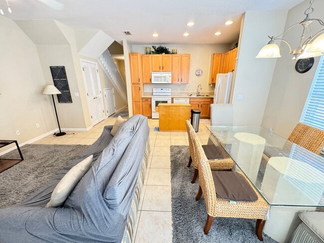 Building Photo - Fully Furnished 5-Bed End-Unit Townhome with Hot Tub in Gated Coral Cay! WASHER & DRYER INCLUDED!