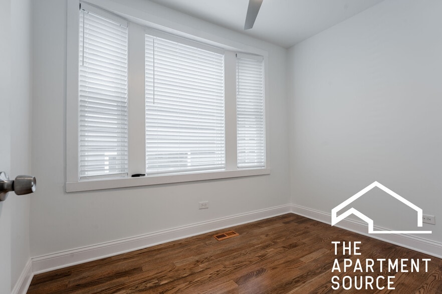 Building Photo - 2922 N Rockwell St