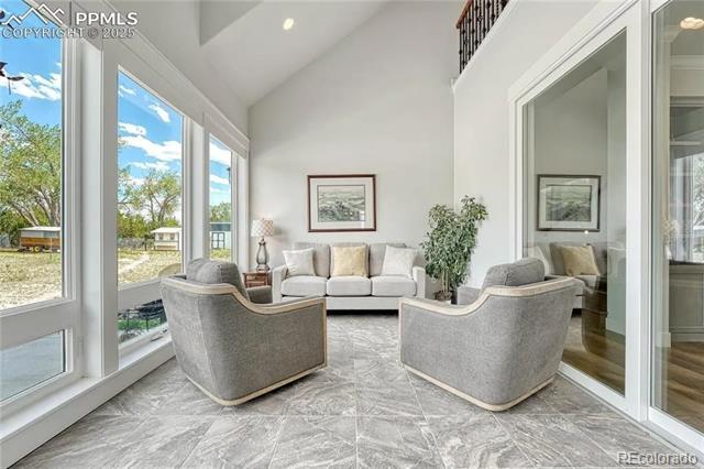 Building Photo - 1183 2nd St