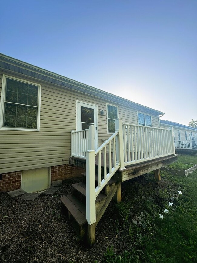 Building Photo - Comfortable One Level  Living