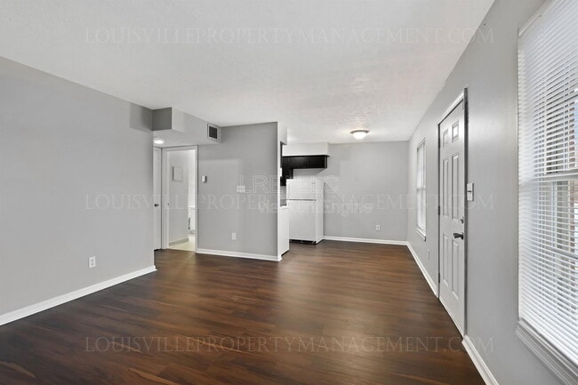 Building Photo - 160 W Blue Lick Rd