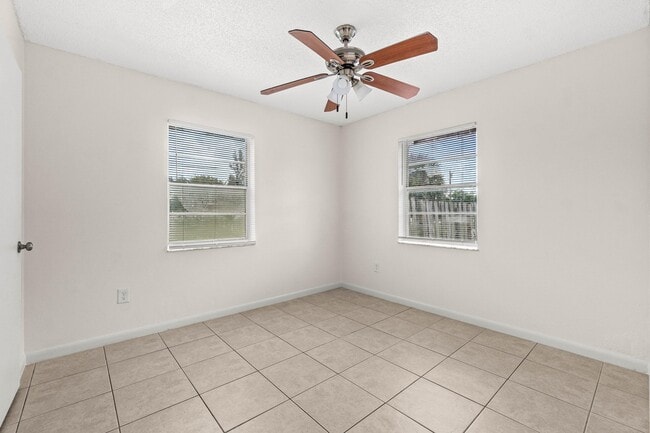 Building Photo - 4807 Gulfstream Rd