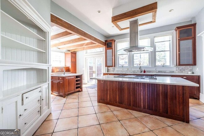 Building Photo - 692 Myrtle St NE