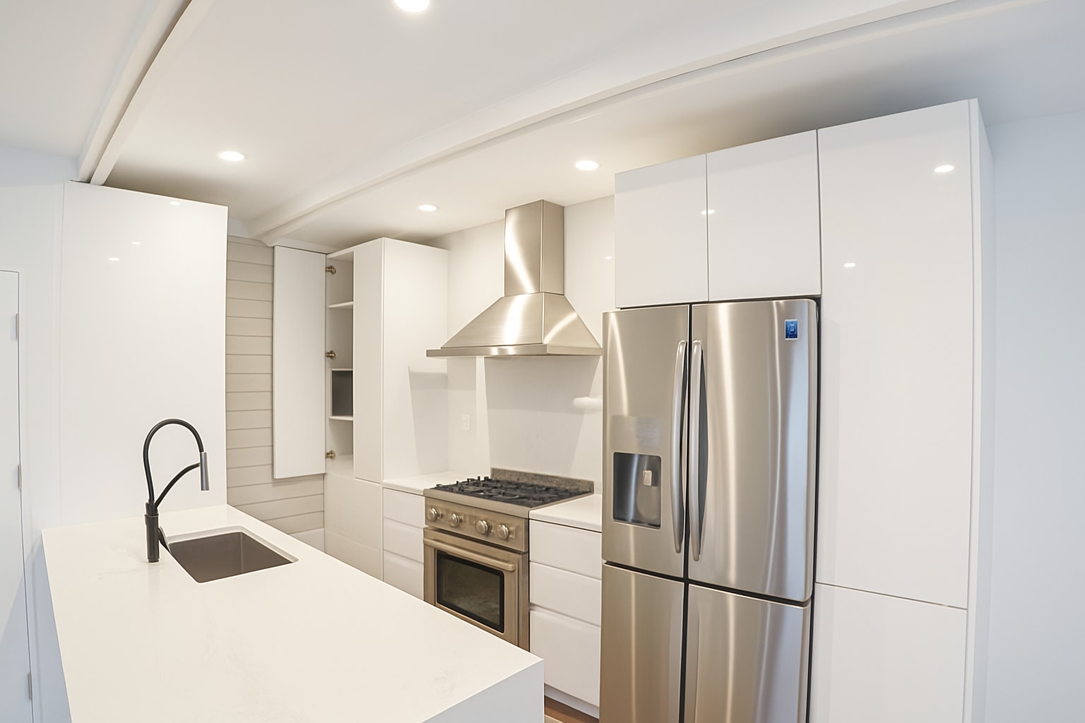 Kitchen - 2026 N Cleveland Ave