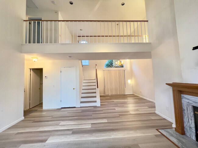 Building Photo - 479 Tioga Ct