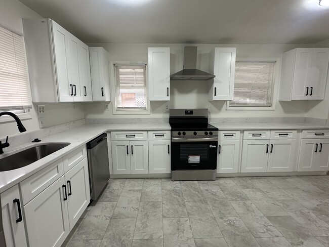 Building Photo - 2014 Studer Ave