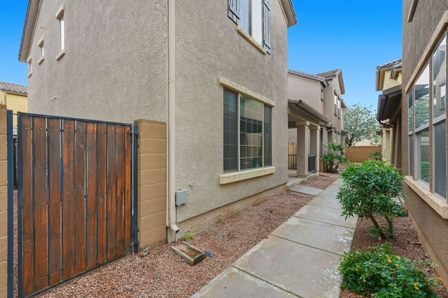 Building Photo - Higley Park Home