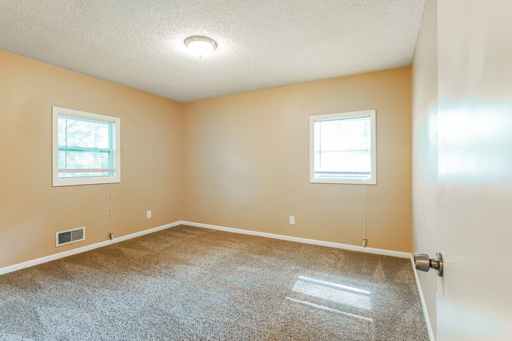 Building Photo - 2415 Rose Ln