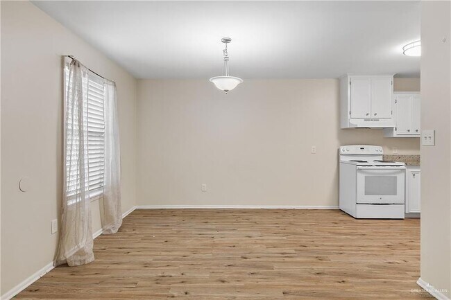 Building Photo - 1105 W Stubbs St