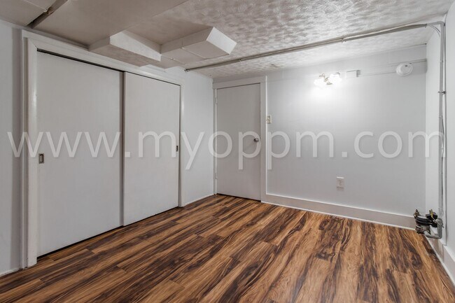 Building Photo - 4824 Webster St