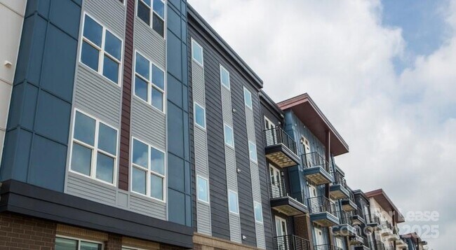 Building Photo - 606 Nc Music Factory Boulevard