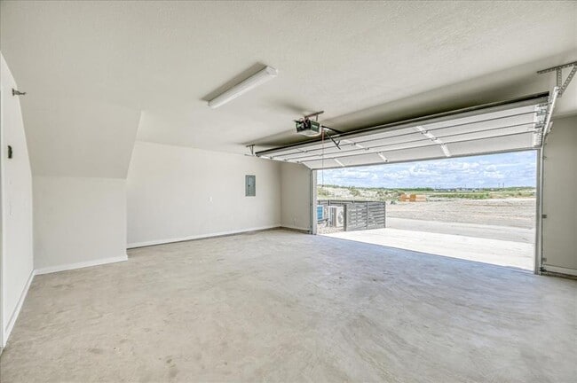 Building Photo - 244 John Webster St