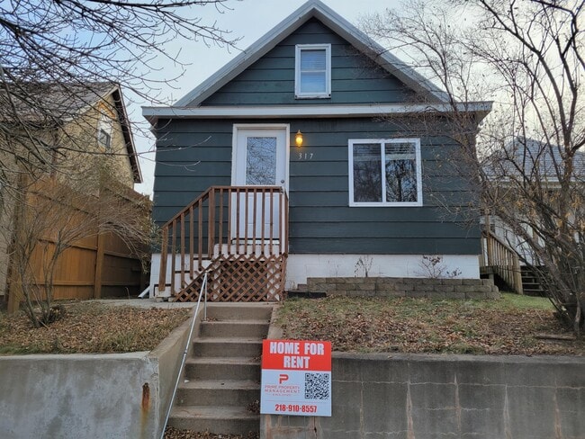 Building Photo - 317 5th Ave