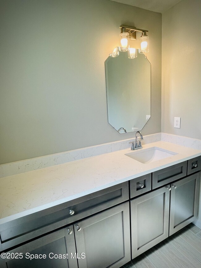 Building Photo - 1101 San Filippo Dr SE