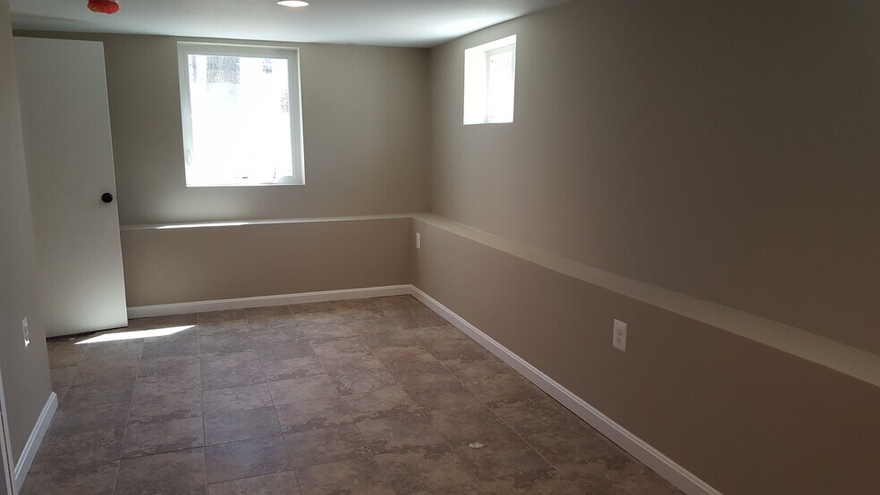 bedroom - 6905 Rhode Island Ave