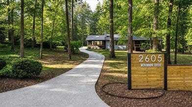 Building Photo - 2605 McKinnon Dr