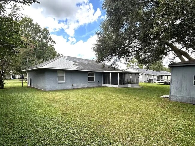 Building Photo - 2915 Jennifer Dr