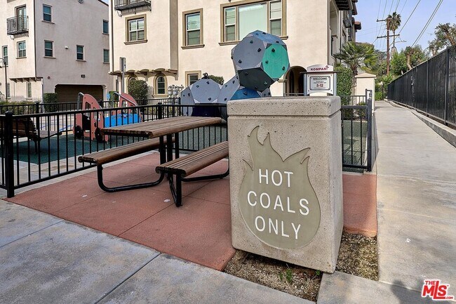 Building Photo - 11842 Nixon Ln