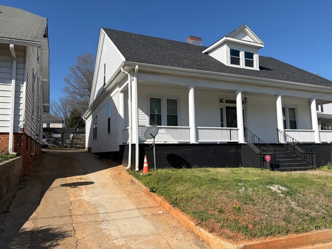 Huge 3 bedroom 2 full bath