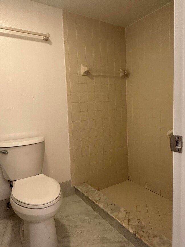 Building Photo - 3130 Millwood Terrace