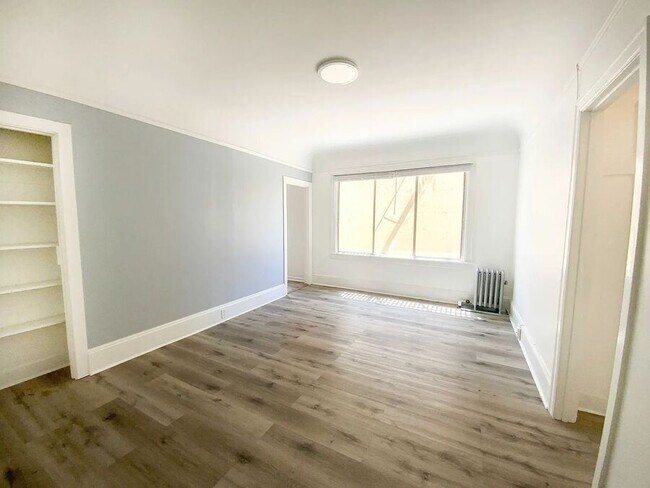 Building Photo - 525 Leavenworth St