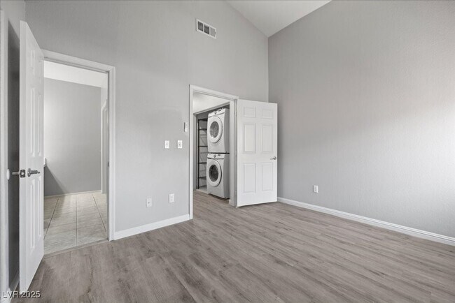 Building Photo - 900 Heavenly Hills Ct