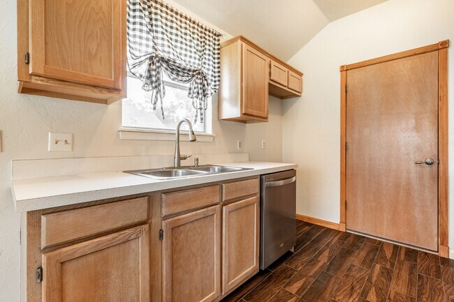 Building Photo - 1119 Polk St