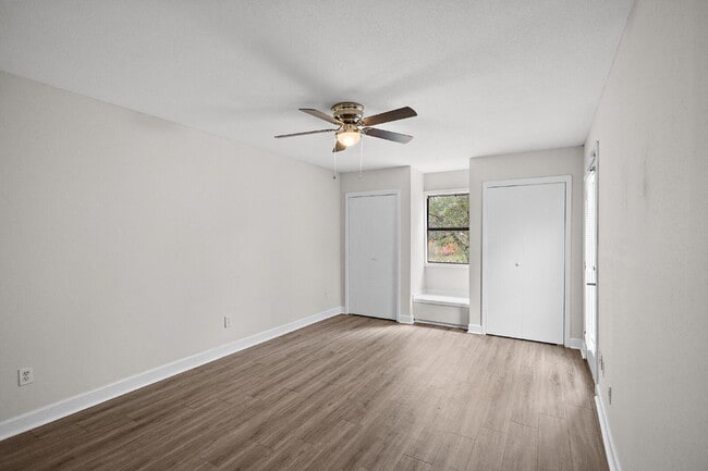 Building Photo - 3/2 townhouse at the Rez!