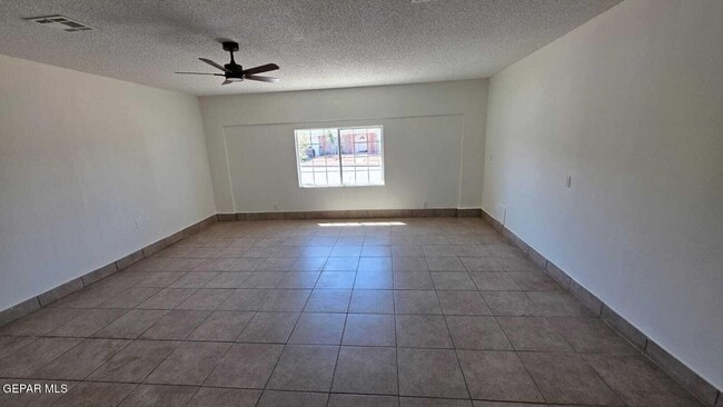 Building Photo - 1529 Plaza Verde Dr