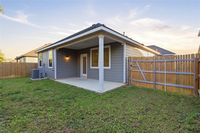 Building Photo - 465 Brooks Ranch Dr