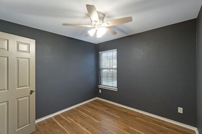Building Photo - Ready for you to call this one home!