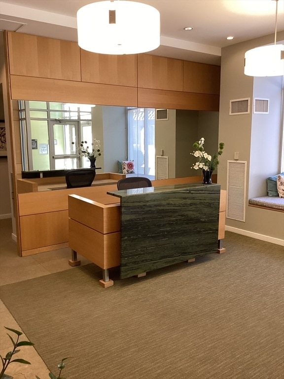 Building Photo - 16 Miner St