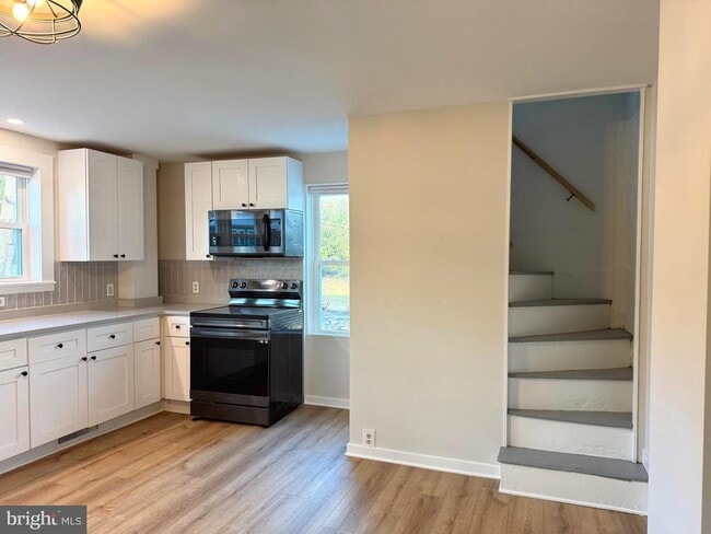 Building Photo - 631 Penns Park Rd