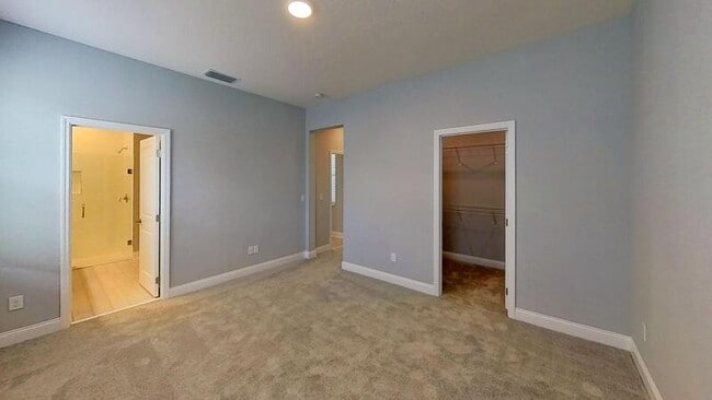 Building Photo - 640 Becklow St