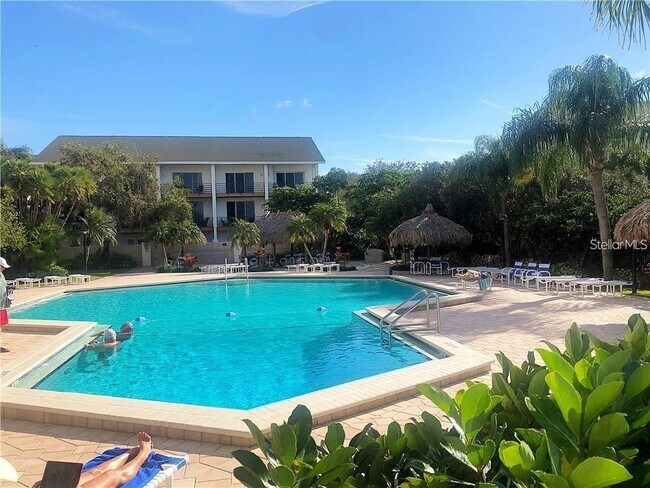 Building Photo - 400 Island Way