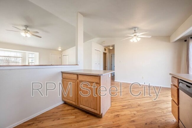 Building Photo - 265 N Paramount Ln