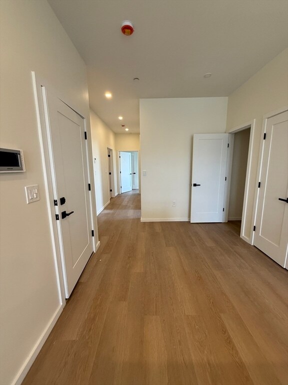 Building Photo - 546 Saratoga St