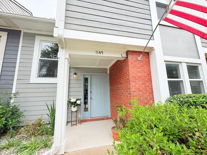 Building Photo - 1145 Berkley Dr SE