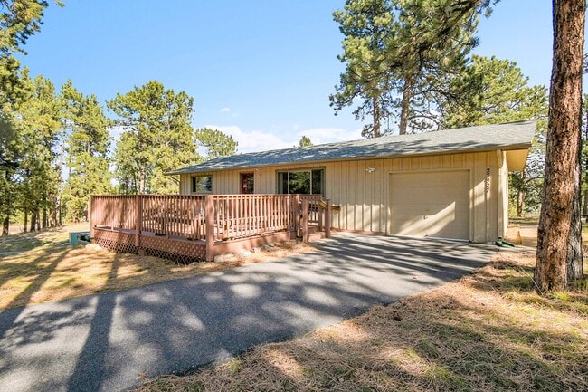 Building Photo - 27927 Circle Dr