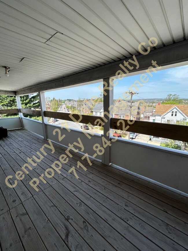 Building Photo - 362 W Broadway