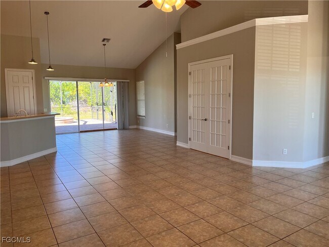 Building Photo - 1521 SW 22nd Pl