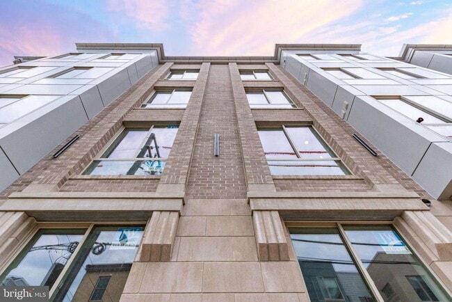 Building Photo - 1223 N 7th St